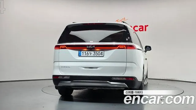 Kia Carnival Generation 4 — Фото автомобиля 4