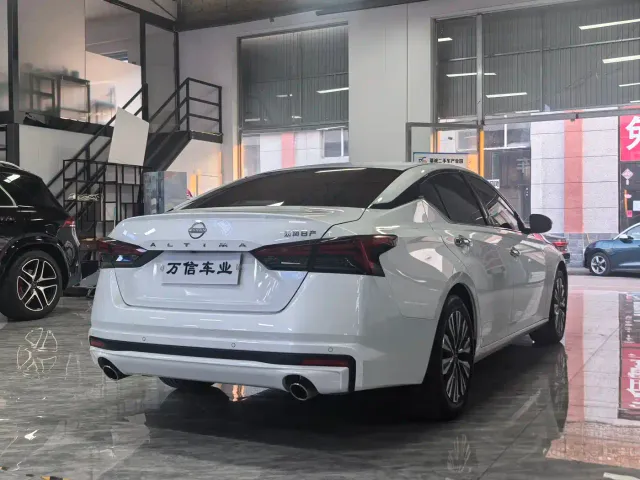 Nissan Teana — Фото автомобиля 4
