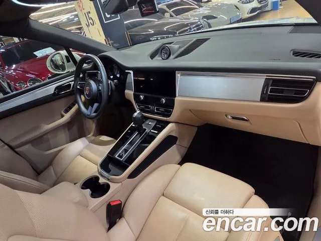 Porsche Macan — Фото автомобиля 16