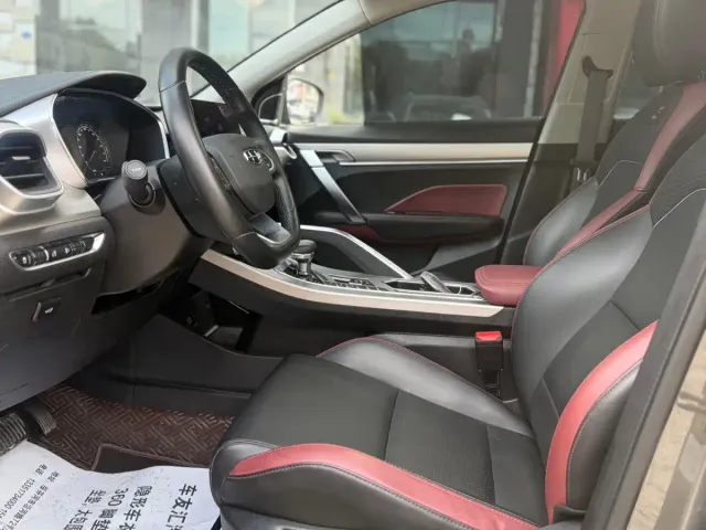 Geely Binyue — Фото автомобиля 10