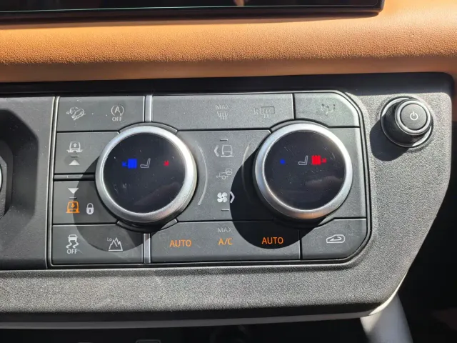 Land Rover Defender — Фото автомобиля 23