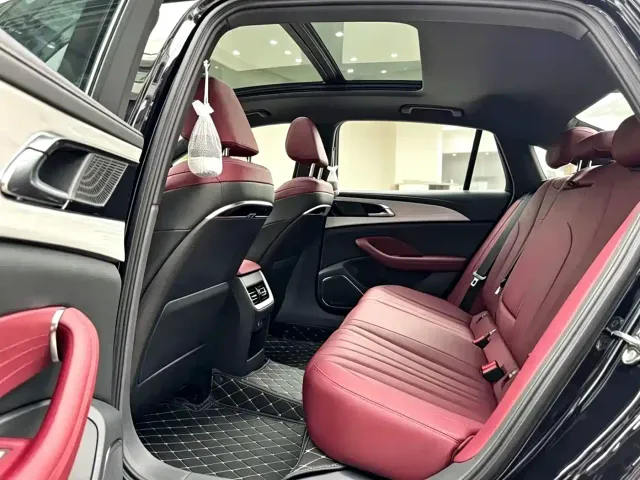 Hongqi H5 — Фото автомобиля 6