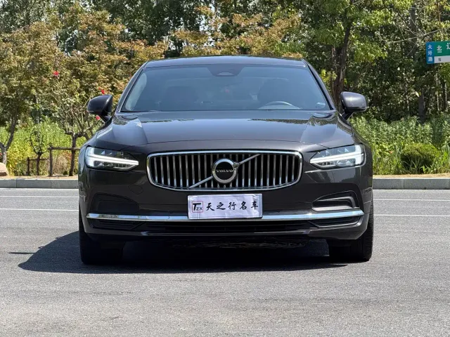 Volvo S90 — Фото автомобиля 2