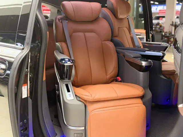 Toyota Granvia — Фото автомобиля 7