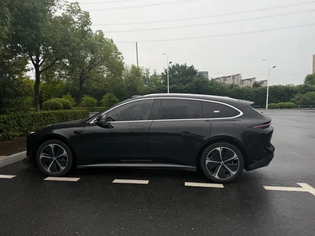 Nio ET5 Touring — Фото автомобиля 11