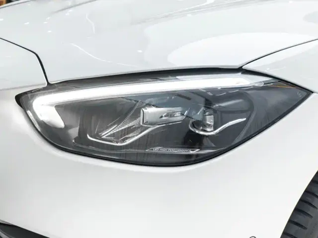 Mercedes-Benz C-Class — Фото автомобиля 8
