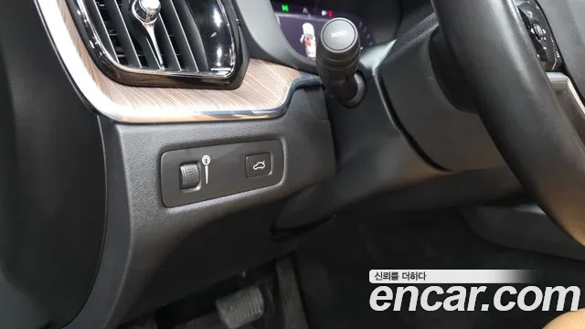 Volvo XC60 2nd Gen — Фото автомобиля 28