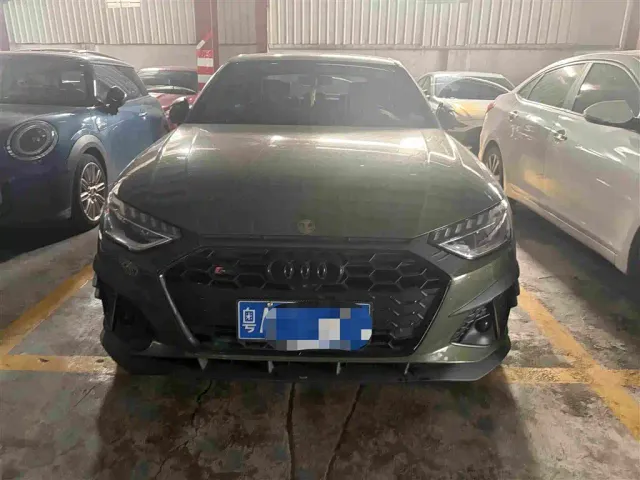 Фотография автомобиля — Audi S4