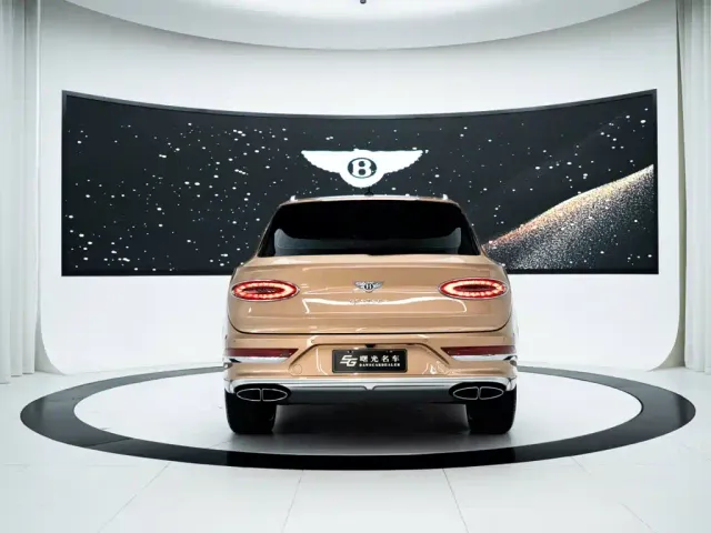 Bentley Bentayga — Фото автомобиля 5
