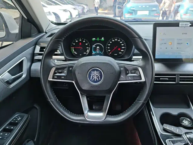 BYD Qin — Фото автомобиля 10