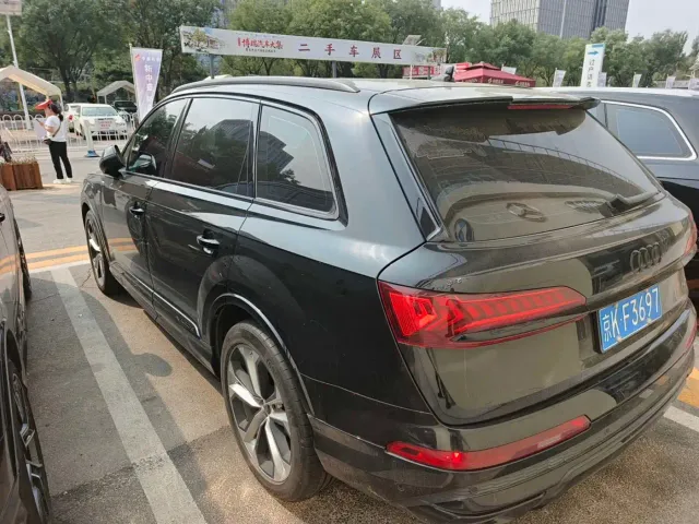 Audi Q7 — Фото автомобиля 5