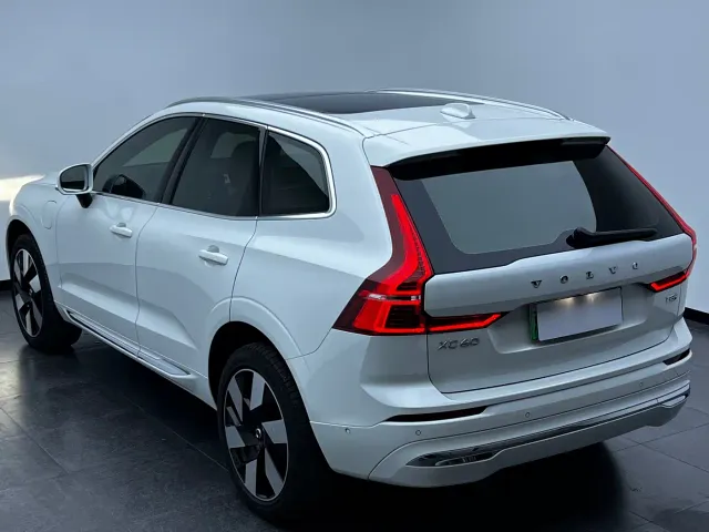 Volvo XC60 — Фото автомобиля 6