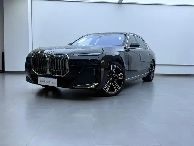 Фотография автомобиля — BMW 7 Series