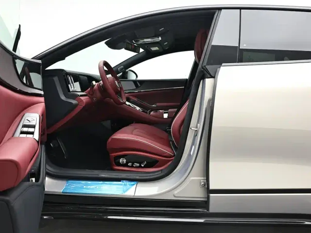 Denza Z9GT — Фото автомобиля 8