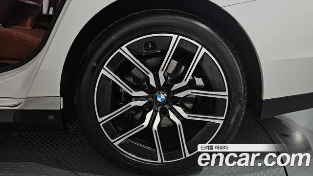 BMW 7 Series G70 — Фото автомобиля 27