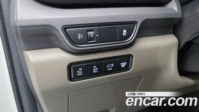 Kia Carnival Generation 4 — Фото автомобиля 13