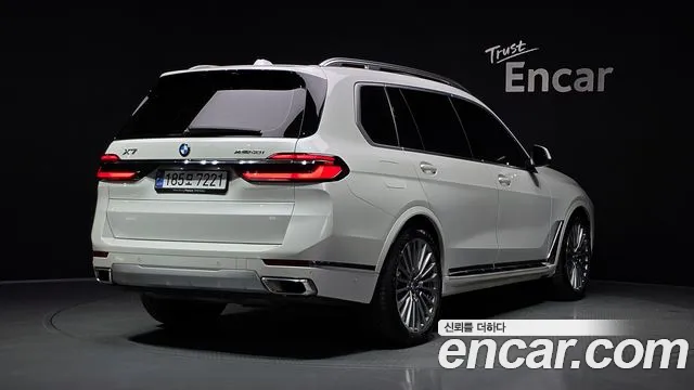 BMW X7 — Фото автомобиля 2