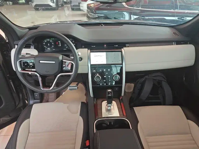 Land Rover Discovery Sport — Фото автомобиля 9