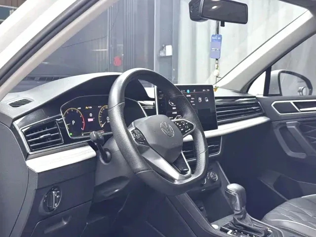Volkswagen Tiguan L — Фото автомобиля 6