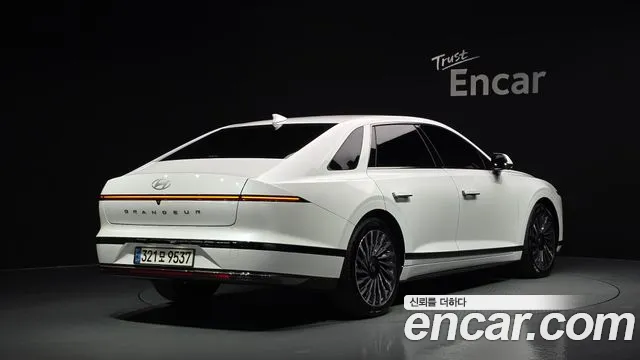 Hyundai Grandeur GN7 — Фото автомобиля 2