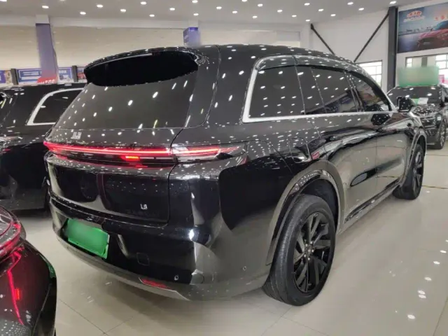 Li Auto L8 — Фото автомобиля 6