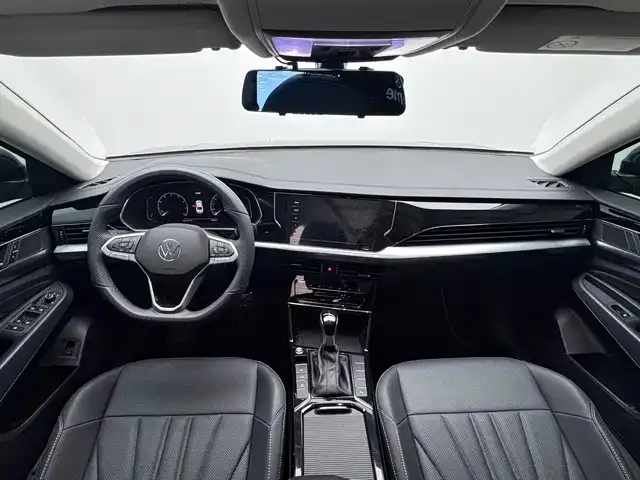Volkswagen Passat — Фото автомобиля 4