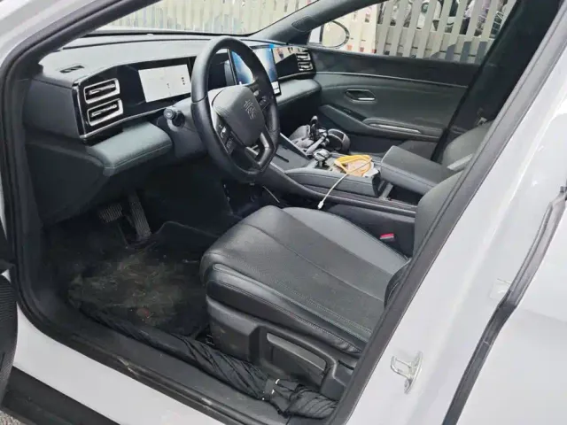 BYD Qin L — Фото автомобиля 9