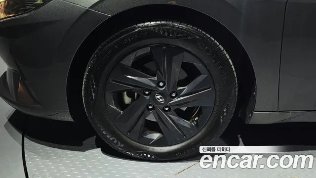 Hyundai Avante CN7 — Фото автомобиля 5