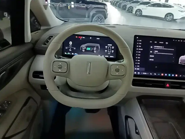 Wey Alpine — Фото автомобиля 10