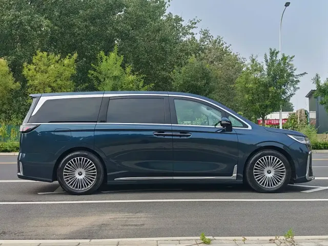 Voyah Auto Voyah Dreamer 2025 PHEV AWD Flagship Kunpeng Edition — Фото автомобиля 25