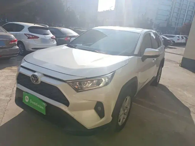 Фотография автомобиля — Toyota RAV4