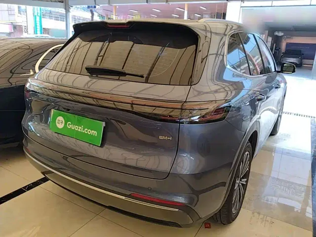 Geely Galaxy Starship 7 EM-i — Фото автомобиля 6