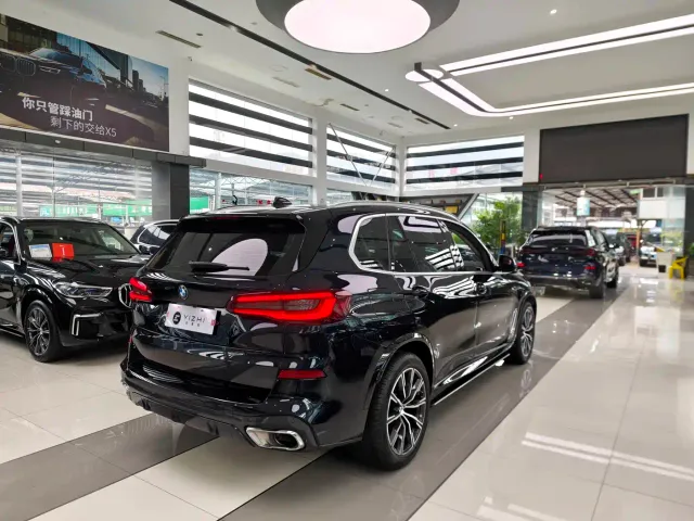 BMW X5 — Фото автомобиля 15