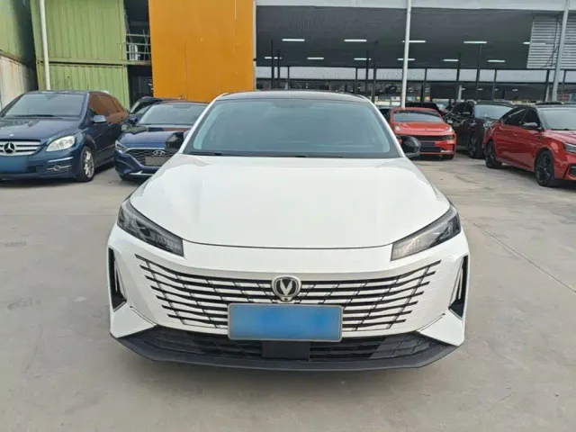 Changan Eado — Фото автомобиля 2