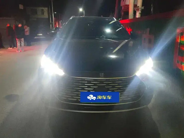 BYD Tang — Фото автомобиля 2