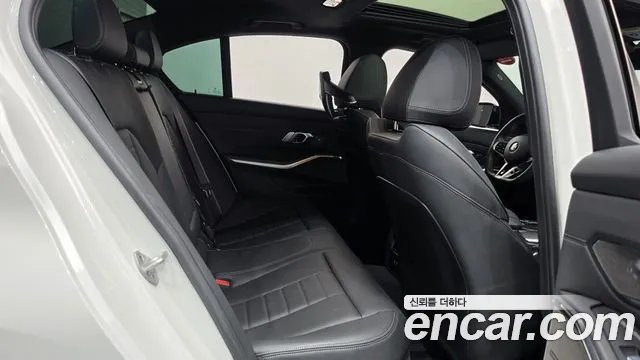 BMW 3 Series — Фото автомобиля 17