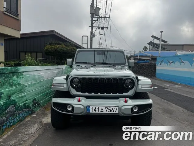 Фотография автомобиля — Jeep Wrangler JL