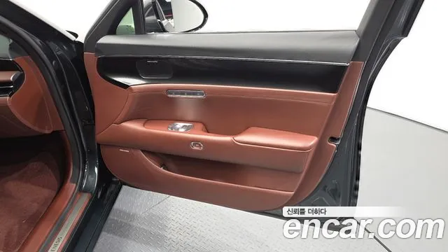 Genesis G90 Бензин 3.5 турбо AWD — Фото автомобиля 24