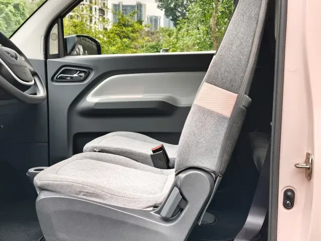 Wuling Hongguang Mini EV — Фото автомобиля 14