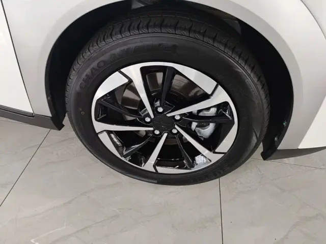 GAC Aion Y — Фото автомобиля 11
