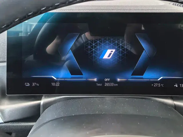 BMW i4 — Фото автомобиля 13