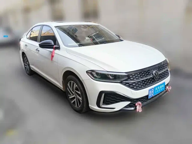 Volkswagen Lavida — Фото автомобиля 3