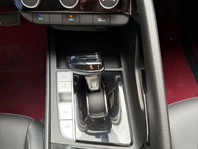 Hyundai Elantra — Фото автомобиля 15