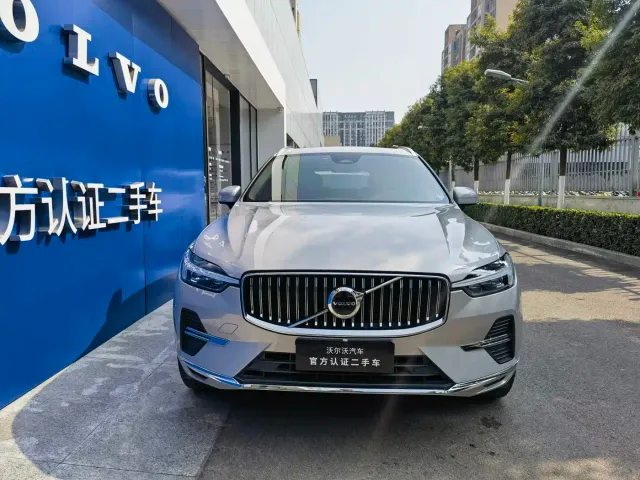Volvo XC60 — Фото автомобиля 2