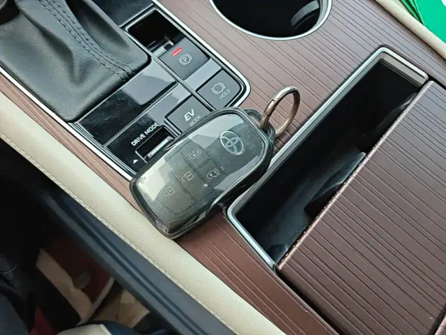 Toyota Sienna — Фото автомобиля 8