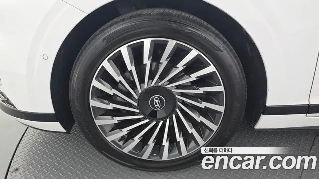Hyundai Grandeur GN7 — Фото автомобиля 5