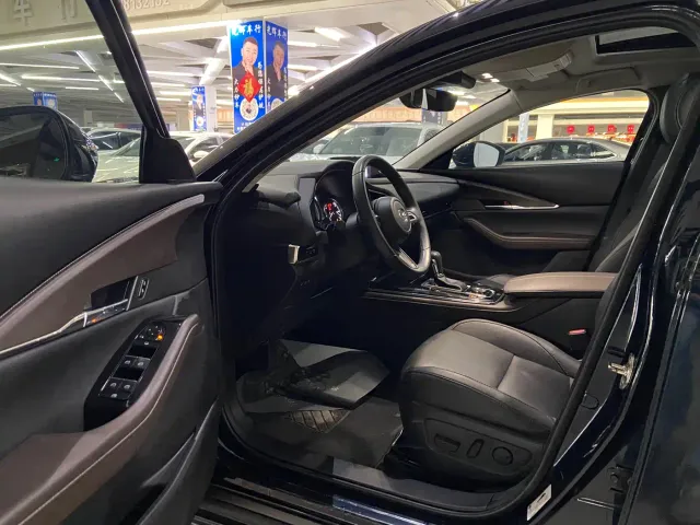 Mazda CX-30 — Фото автомобиля 7