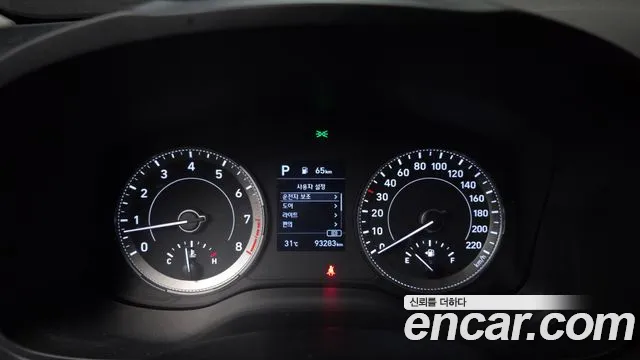 Hyundai Venue — Фото автомобиля 8