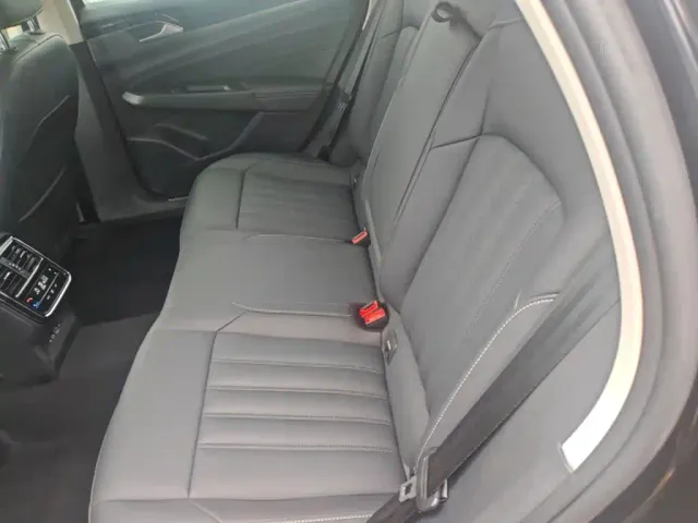 Volkswagen Passat — Фото автомобиля 16