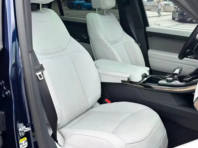 Land Rover Range Rover Sport — Фото автомобиля 11